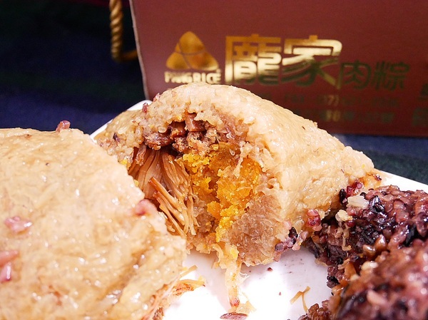 龐家肉粽：龐家肉粽-用料最霸氣的南部粽子  端午節快到了  趕快來試試超厲害肉粽  吃完回不去