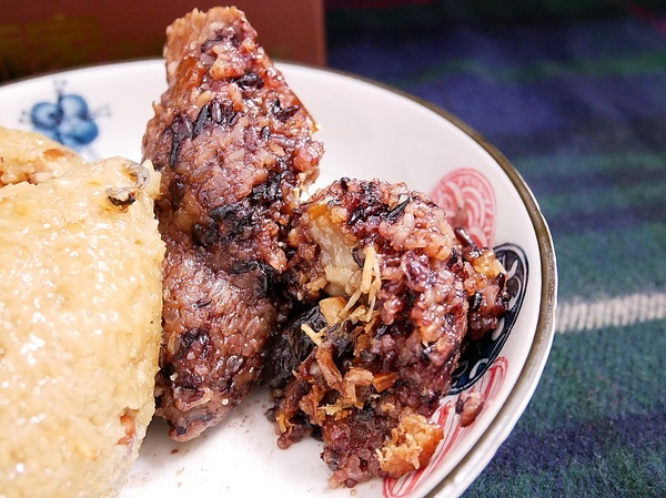 龐家肉粽：龐家肉粽-用料最霸氣的南部粽子  端午節快到了  趕快來試試超厲害肉粽  吃完回不去