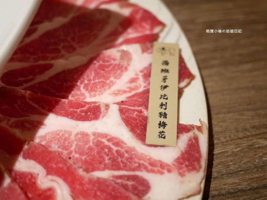 【台中后里美食】燒肉同話台中麗寶店，燒肉套餐1399元起！牛連忘返雙人套餐用餐心得，蔥鹽牛舌、伊比利豬、金黃酥脆手拿棒好吃！內文附詳細菜單價位介紹。 @熊寶小榆の旅遊日記