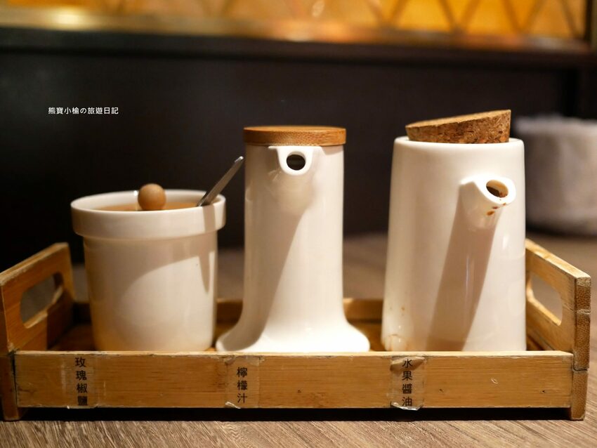 【台中后里美食】燒肉同話台中麗寶店，燒肉套餐1399元起！牛連忘返雙人套餐用餐心得，蔥鹽牛舌、伊比利豬、金黃酥脆手拿棒好吃！內文附詳細菜單價位介紹。 @熊寶小榆の旅遊日記