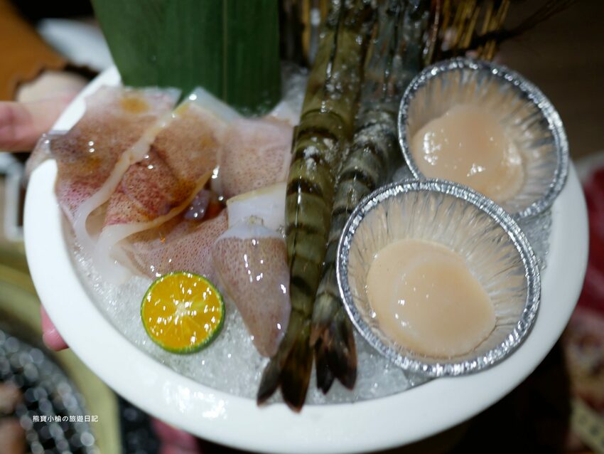 【台中后里美食】燒肉同話台中麗寶店，燒肉套餐1399元起！牛連忘返雙人套餐用餐心得，蔥鹽牛舌、伊比利豬、金黃酥脆手拿棒好吃！內文附詳細菜單價位介紹。 @熊寶小榆の旅遊日記