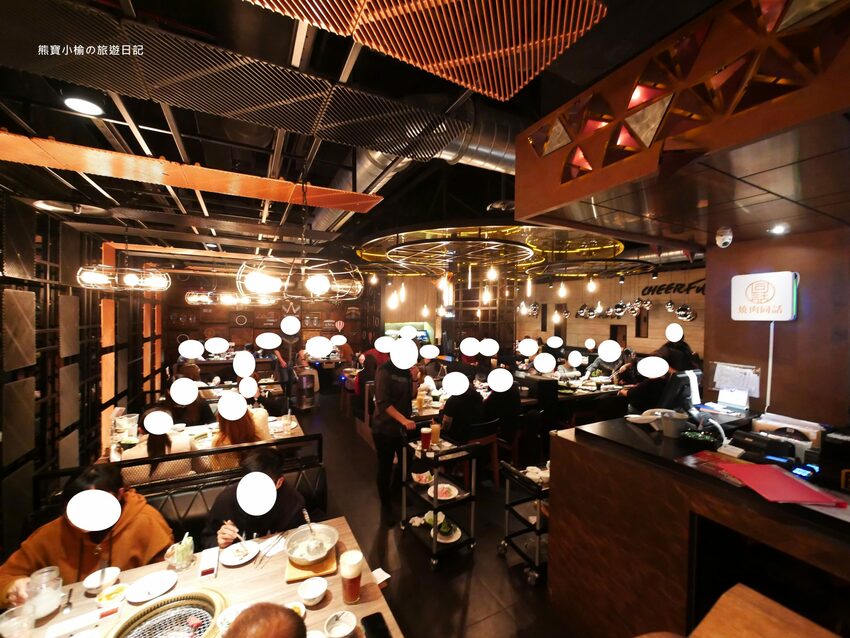 【台中后里美食】燒肉同話台中麗寶店，燒肉套餐1399元起！牛連忘返雙人套餐用餐心得，蔥鹽牛舌、伊比利豬、金黃酥脆手拿棒好吃！內文附詳細菜單價位介紹。 @熊寶小榆の旅遊日記