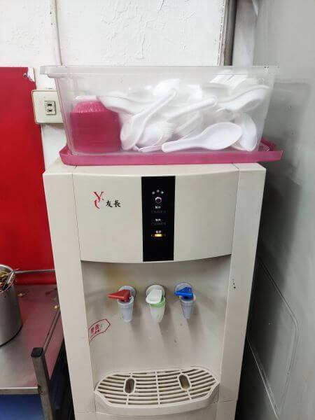 九福包子 飲水機及醬料盤