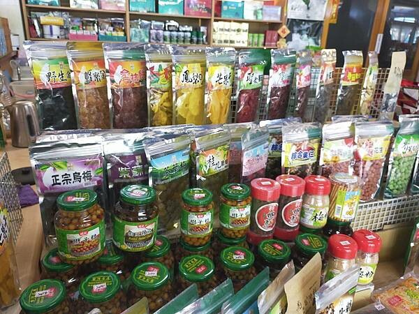 南投酒廠~大酒桶造型~酒銀行~地下室酒窖~互動體驗館~