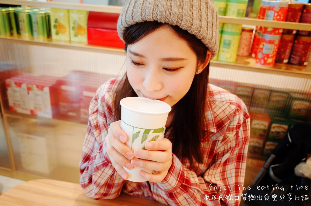 17-03-15-00-14-57-194_deco.jpg 17-03-15-00-14-57-194_deco.jpg