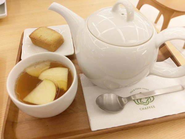 南港CHAFFEE：南港CHAFFEE-天仁茗茶旗下新品牌  意味著自由開放的茶空間  舒服的環境  悠閒的氣氛  美味的茶飲和餐點  下午茶時光的好選擇