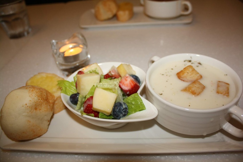 【捷運新埔站美食】Oyami cafe-IG打卡美食 夏威夷鬆餅,板橋下午茶／新埔義式餐廳／咖啡鬆餅／韓式炸雞