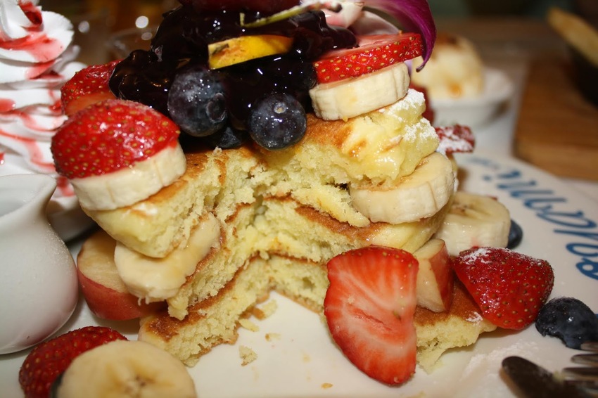 【捷運新埔站美食】Oyami cafe-IG打卡美食 夏威夷鬆餅,板橋下午茶／新埔義式餐廳／咖啡鬆餅／韓式炸雞