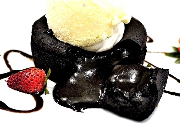 Oyami cafe(板橋店):【板橋下午茶】OYAMI CAFE 姊妹午後聊天約會首選,鬆餅 / 義大利麵,捷運新埔站