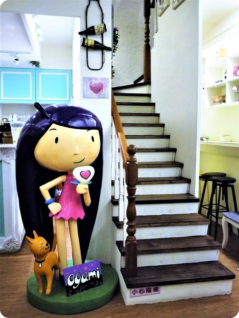 Oyami cafe(板橋店):【板橋下午茶】OYAMI CAFE 姊妹午後聊天約會首選,鬆餅 / 義大利麵,捷運新埔站