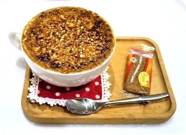 Oyami cafe(板橋店):【板橋下午茶】OYAMI CAFE 姊妹午後聊天約會首選,鬆餅 / 義大利麵,捷運新埔站