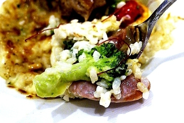 Oyami cafe(板橋店):【板橋下午茶】OYAMI CAFE 姊妹午後聊天約會首選,鬆餅 / 義大利麵,捷運新埔站