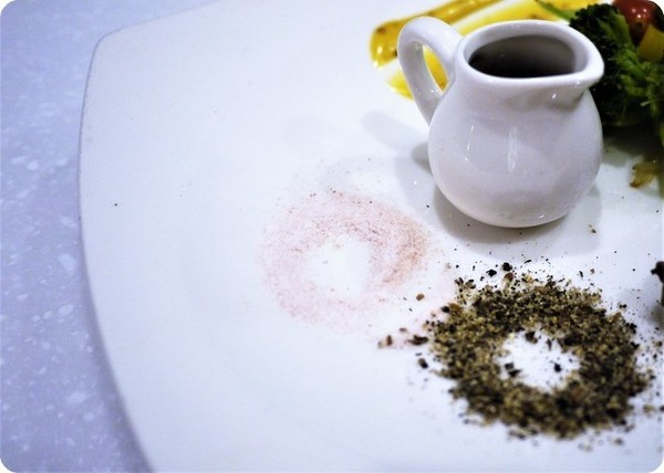 Oyami cafe(板橋店):【板橋下午茶】OYAMI CAFE 姊妹午後聊天約會首選,鬆餅 / 義大利麵,捷運新埔站