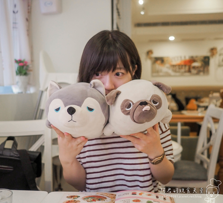 【新北】Oyami Cafe 新埔店｜超吸睛龍蝦義大利麵｜令人少女心噴發的夢幻餐廳｜板橋下午茶｜義式餐廳ｘ咖啡鬆餅