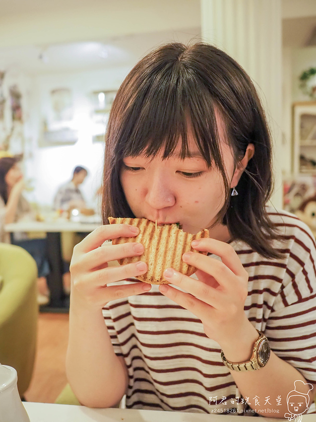 【新北】Oyami Cafe 新埔店｜超吸睛龍蝦義大利麵｜令人少女心噴發的夢幻餐廳｜板橋下午茶｜義式餐廳ｘ咖啡鬆餅