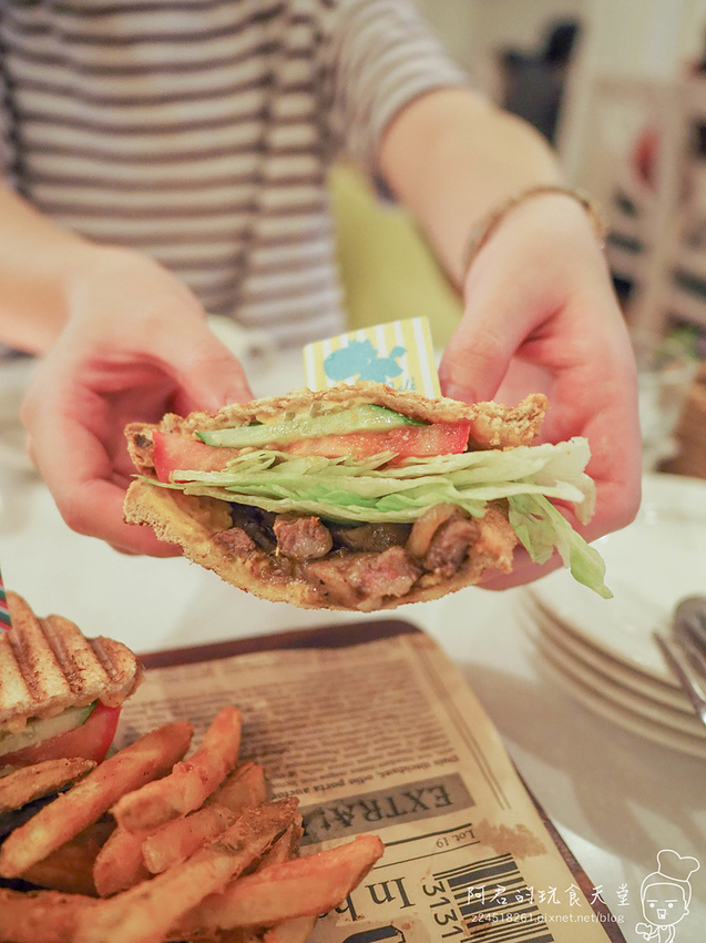 【新北】Oyami Cafe 新埔店｜超吸睛龍蝦義大利麵｜令人少女心噴發的夢幻餐廳｜板橋下午茶｜義式餐廳ｘ咖啡鬆餅