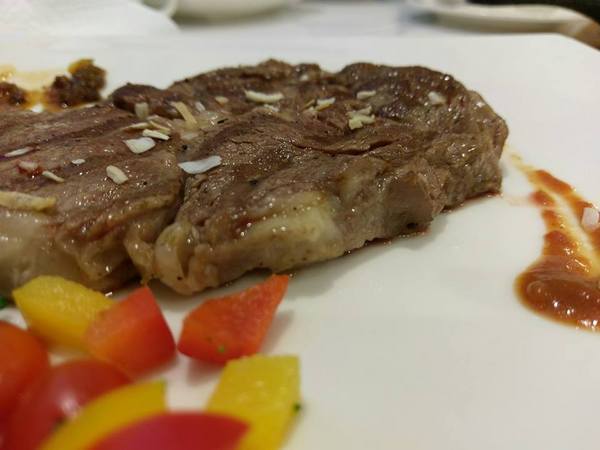 Oyami cafe(板橋店)：Oyami cafe-板橋美食  靠近捷運新埔站 包含鬆餅、義大利麵等  超適合和姊妹來這邊享用下午茶