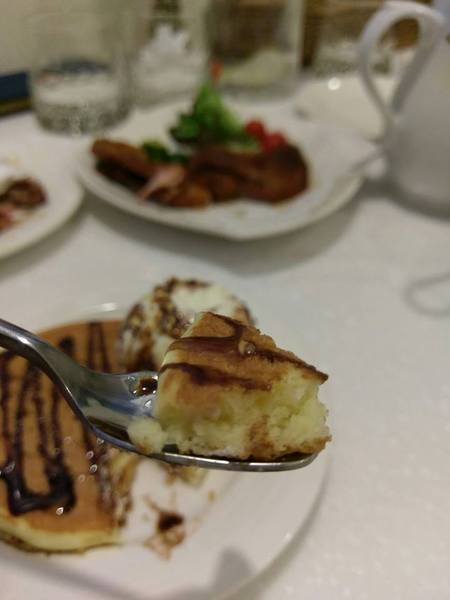 Oyami cafe(板橋店)：Oyami cafe-板橋美食  靠近捷運新埔站 包含鬆餅、義大利麵等  超適合和姊妹來這邊享用下午茶