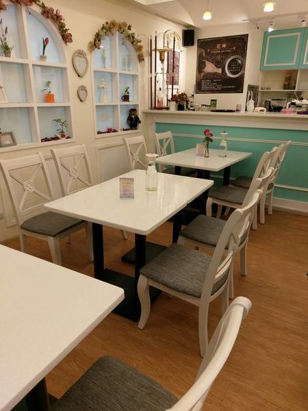 Oyami cafe(板橋店)：Oyami cafe-板橋美食  靠近捷運新埔站 包含鬆餅、義大利麵等  超適合和姊妹來這邊享用下午茶