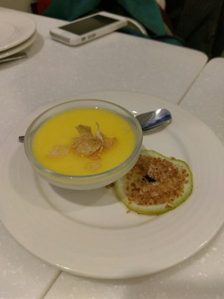 Oyami cafe(板橋店)：Oyami cafe-板橋美食  靠近捷運新埔站 包含鬆餅、義大利麵等  超適合和姊妹來這邊享用下午茶