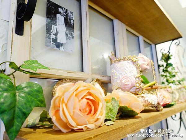 Oyami cafe(板橋店):【捷運美食】Oyami 板橋新埔店 法式鄉村風格少女心大爆發的夢幻餐廳 姊妹談心聚餐首選 下午茶 / 義大利麵 / 鬆餅 捷運新埔站