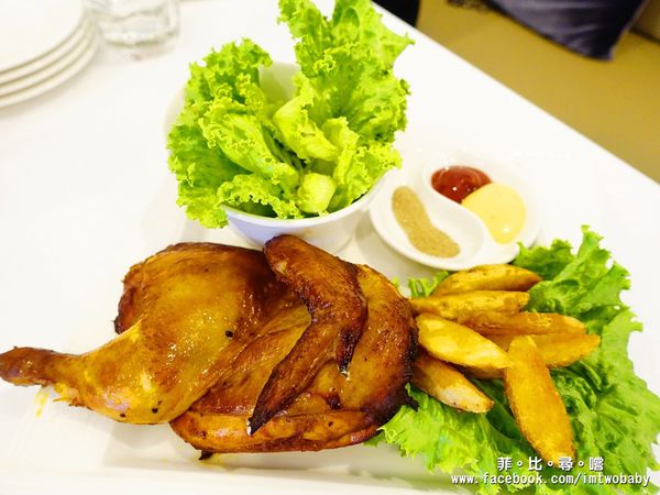 Oyami cafe(板橋店):【捷運美食】Oyami 板橋新埔店 法式鄉村風格少女心大爆發的夢幻餐廳 姊妹談心聚餐首選 下午茶 / 義大利麵 / 鬆餅 捷運新埔站