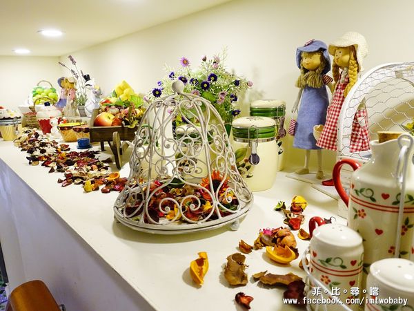 Oyami cafe(板橋店):【捷運美食】Oyami 板橋新埔店 法式鄉村風格少女心大爆發的夢幻餐廳 姊妹談心聚餐首選 下午茶 / 義大利麵 / 鬆餅 捷運新埔站