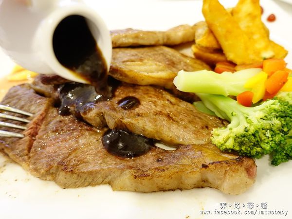 Oyami cafe(板橋店):【捷運美食】Oyami 板橋新埔店 法式鄉村風格少女心大爆發的夢幻餐廳 姊妹談心聚餐首選 下午茶 / 義大利麵 / 鬆餅 捷運新埔站