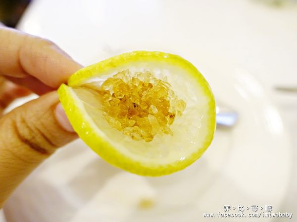 Oyami cafe(板橋店):【捷運美食】Oyami 板橋新埔店 法式鄉村風格少女心大爆發的夢幻餐廳 姊妹談心聚餐首選 下午茶 / 義大利麵 / 鬆餅 捷運新埔站