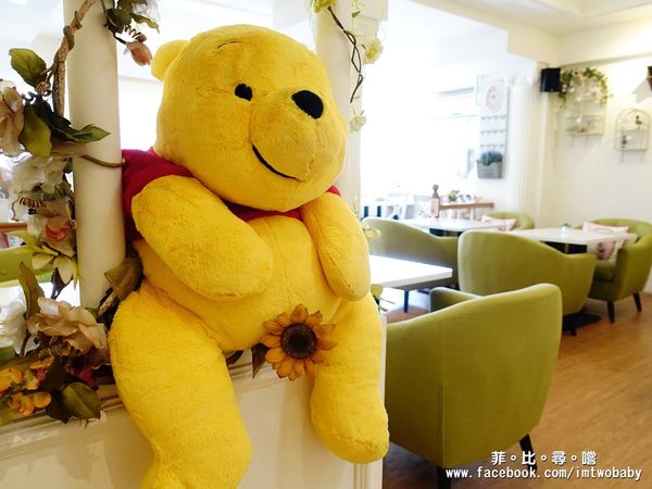 Oyami cafe(板橋店):【捷運美食】Oyami 板橋新埔店 法式鄉村風格少女心大爆發的夢幻餐廳 姊妹談心聚餐首選 下午茶 / 義大利麵 / 鬆餅 捷運新埔站