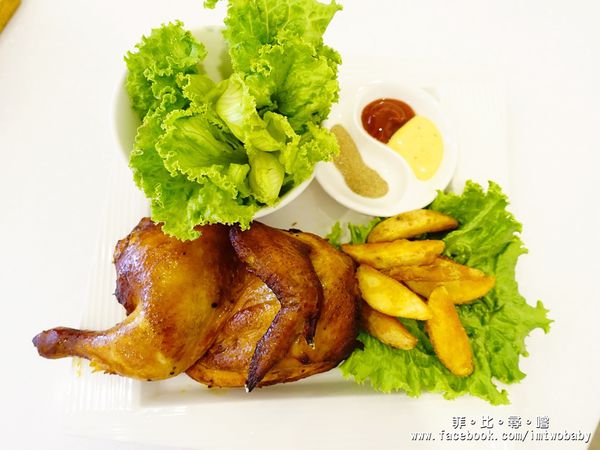 Oyami cafe(板橋店):【捷運美食】Oyami 板橋新埔店 法式鄉村風格少女心大爆發的夢幻餐廳 姊妹談心聚餐首選 下午茶 / 義大利麵 / 鬆餅 捷運新埔站