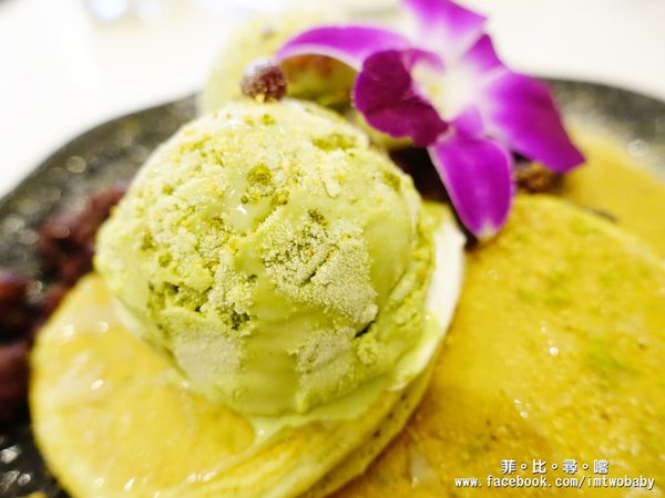 Oyami cafe(板橋店):【捷運美食】Oyami 板橋新埔店 法式鄉村風格少女心大爆發的夢幻餐廳 姊妹談心聚餐首選 下午茶 / 義大利麵 / 鬆餅 捷運新埔站