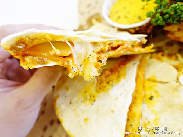 Oyami cafe(板橋店):【捷運美食】Oyami 板橋新埔店 法式鄉村風格少女心大爆發的夢幻餐廳 姊妹談心聚餐首選 下午茶 / 義大利麵 / 鬆餅 捷運新埔站