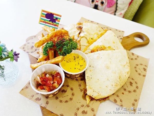 Oyami cafe(板橋店):【捷運美食】Oyami 板橋新埔店 法式鄉村風格少女心大爆發的夢幻餐廳 姊妹談心聚餐首選 下午茶 / 義大利麵 / 鬆餅 捷運新埔站