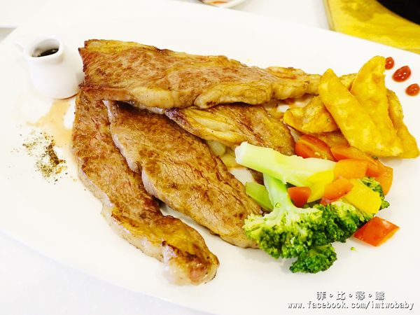 Oyami cafe(板橋店):【捷運美食】Oyami 板橋新埔店 法式鄉村風格少女心大爆發的夢幻餐廳 姊妹談心聚餐首選 下午茶 / 義大利麵 / 鬆餅 捷運新埔站