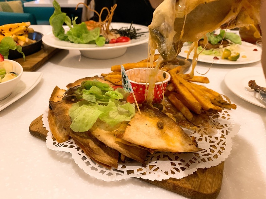 【Oyami Cafe 新埔店】 ｜(板橋下午茶、新埔義式餐廳、板橋下午茶、咖啡鬆餅、韓式炸雞) 鄰近捷運新埔站三號出口