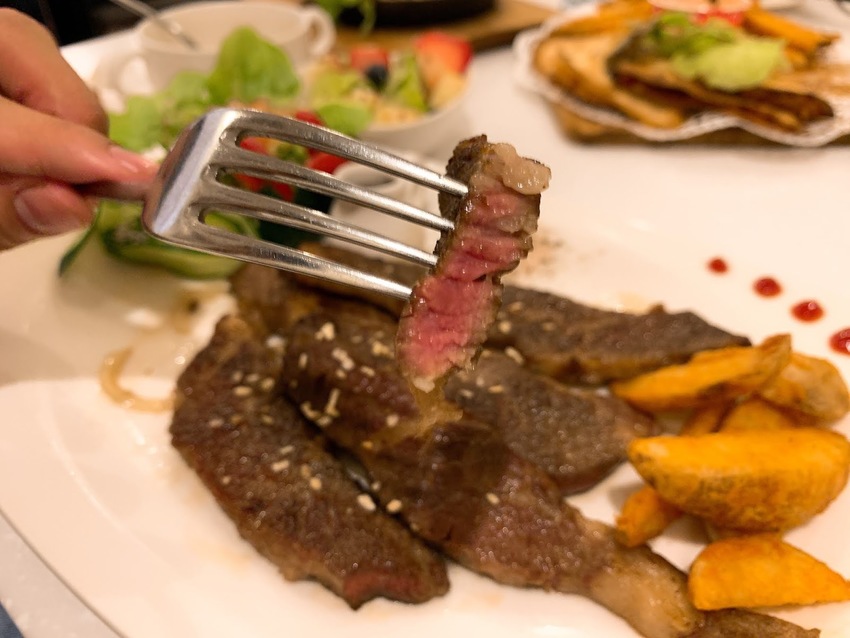 【Oyami Cafe 新埔店】 ｜(板橋下午茶、新埔義式餐廳、板橋下午茶、咖啡鬆餅、韓式炸雞) 鄰近捷運新埔站三號出口