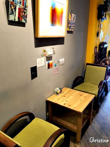 【新北。美食】新莊 / 好食記，下午茶，巷弄間的隱密咖啡廳，溫暖空間細品軟綿鬆餅，無時間限制，近捷運新莊站