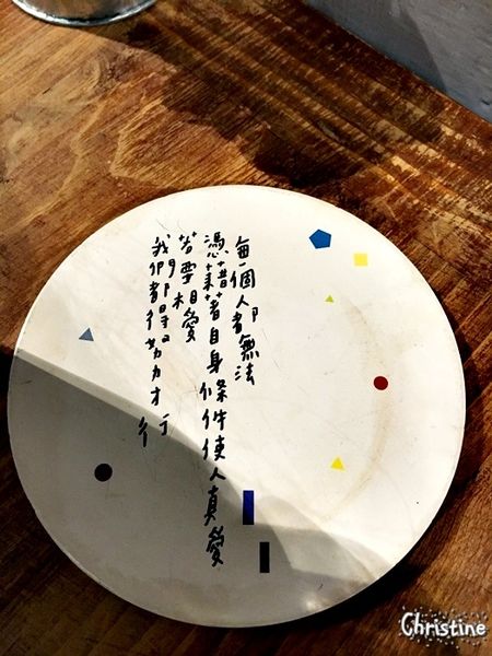 【新北。美食】新莊 / 好食記，下午茶，巷弄間的隱密咖啡廳，溫暖空間細品軟綿鬆餅，無時間限制，近捷運新莊站