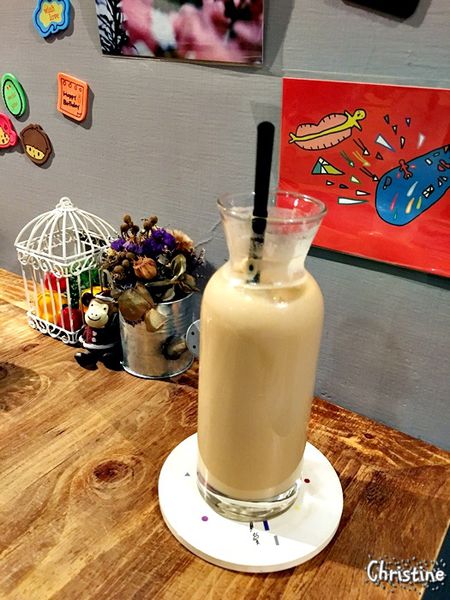 【新北。美食】新莊 / 好食記，下午茶，巷弄間的隱密咖啡廳，溫暖空間細品軟綿鬆餅，無時間限制，近捷運新莊站