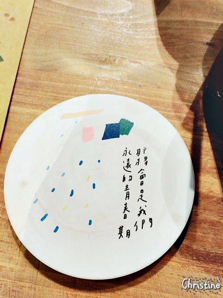 【新北。美食】新莊 / 好食記，下午茶，巷弄間的隱密咖啡廳，溫暖空間細品軟綿鬆餅，無時間限制，近捷運新莊站