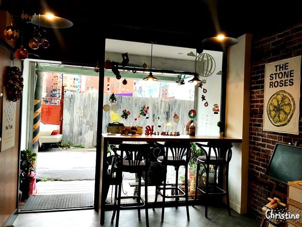 【新北。美食】新莊 / 好食記，下午茶，巷弄間的隱密咖啡廳，溫暖空間細品軟綿鬆餅，無時間限制，近捷運新莊站