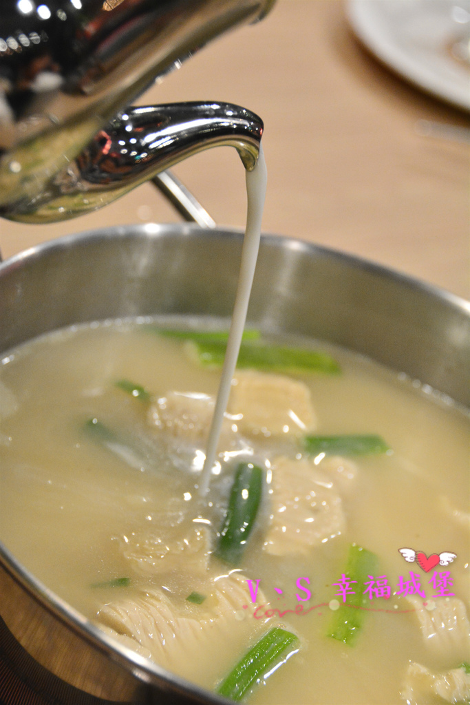 【內湖美食】洋夫人壽喜燒、鍋物、牛排 - 開幕大放送 排餐、火鍋肉品 買一送一,無低消無服務費,讓你大口大口吃肉,吃的開心滿足