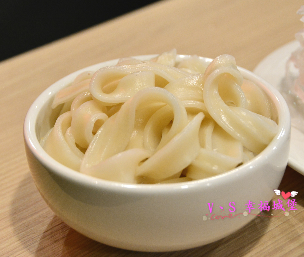 【內湖美食】洋夫人壽喜燒、鍋物、牛排 - 開幕大放送 排餐、火鍋肉品 買一送一,無低消無服務費,讓你大口大口吃肉,吃的開心滿足