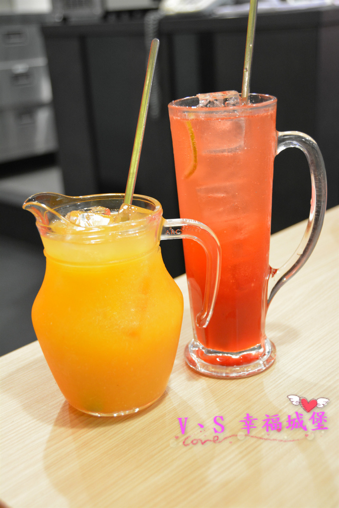 【內湖美食】洋夫人壽喜燒、鍋物、牛排 - 開幕大放送 排餐、火鍋肉品 買一送一,無低消無服務費,讓你大口大口吃肉,吃的開心滿足