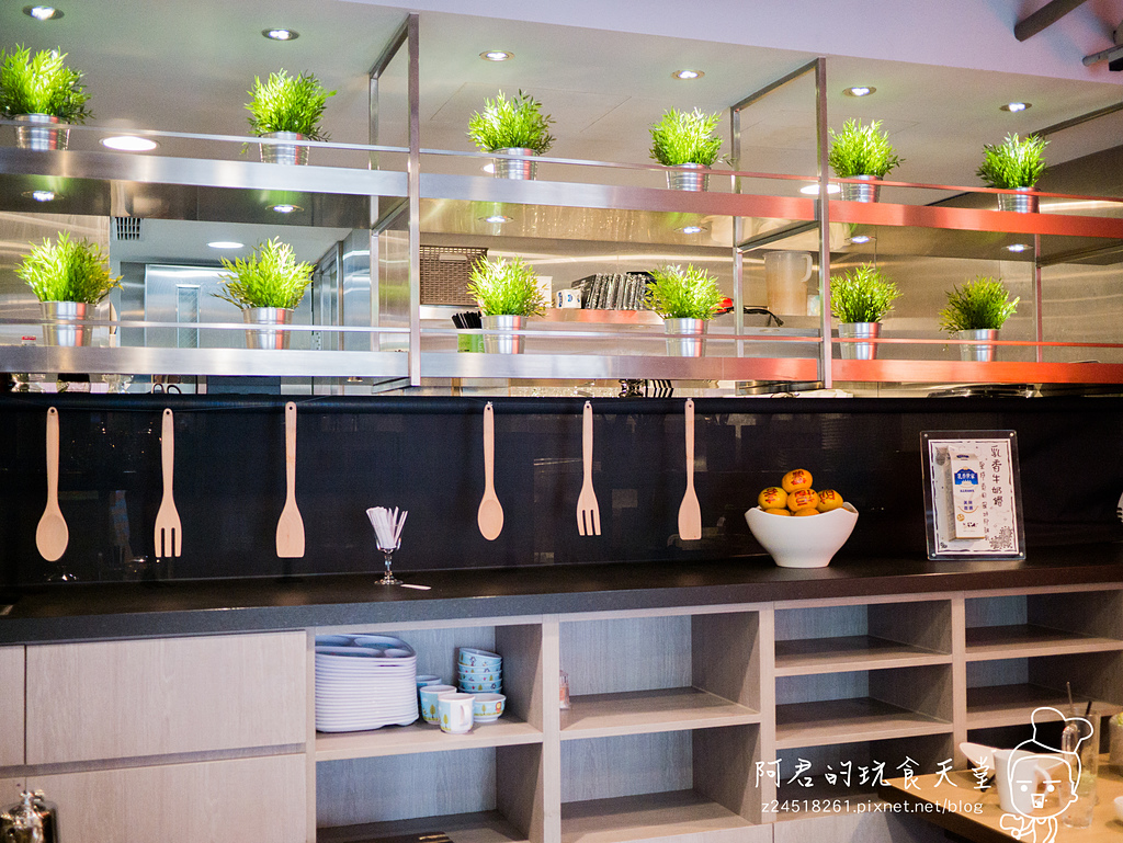 【台北】洋夫人壽喜燒、鍋物、牛排|新開幕~排餐、火鍋肉盤買一送一