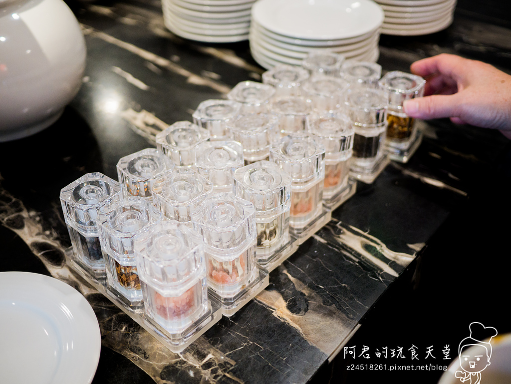 【台北】洋夫人壽喜燒、鍋物、牛排|新開幕~排餐、火鍋肉盤買一送一