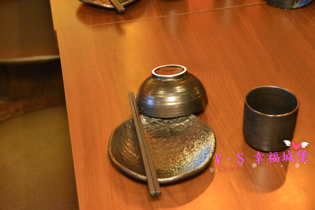 【台北美食】伙房台日私藏料理 ~ 結合川菜、燒烤、日式、鍋物、私房創意料理，一次滿足你多種享受，滿800就可用一元選一道菜喔!快約好友、姐妹淘來一趟美食之旅吧