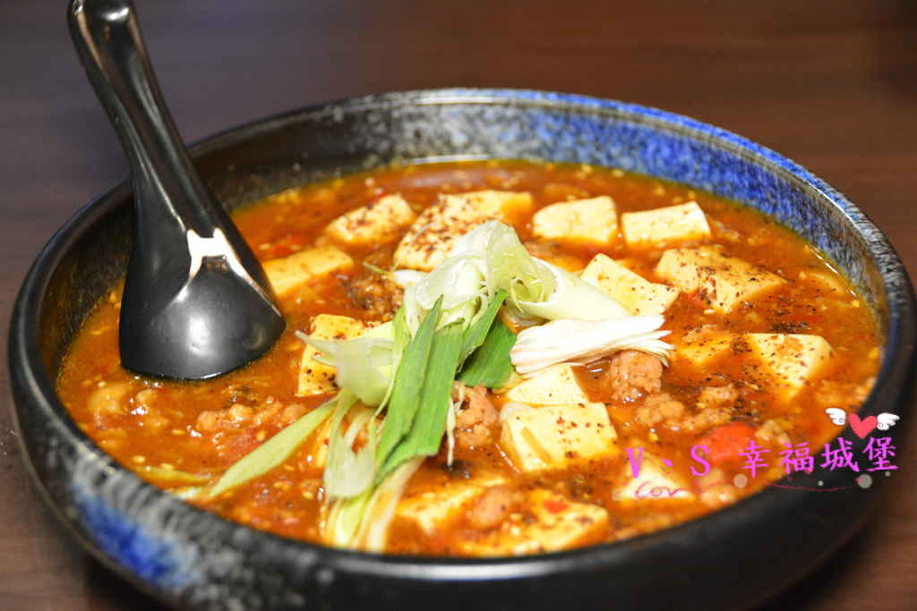 【台北美食】伙房台日私藏料理 ~ 結合川菜、燒烤、日式、鍋物、私房創意料理，一次滿足你多種享受，滿800就可用一元選一道菜喔!快約好友、姐妹淘來一趟美食之旅吧