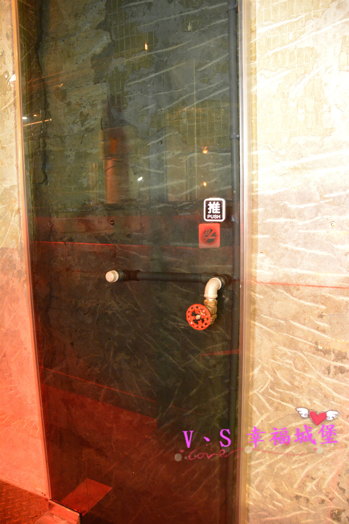 【台北美食】伙房台日私藏料理 ~ 結合川菜、燒烤、日式、鍋物、私房創意料理，一次滿足你多種享受，滿800就可用一元選一道菜喔!快約好友、姐妹淘來一趟美食之旅吧